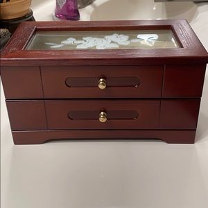 Jewelry box